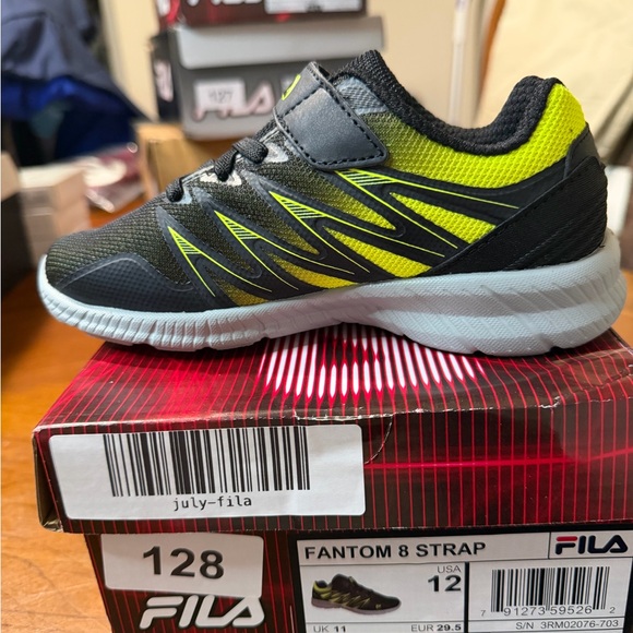 Fila Kid's Black and Neon Green Fantom 8 Strap Sneakers New in Box Size 12 - Picture 4 of 9